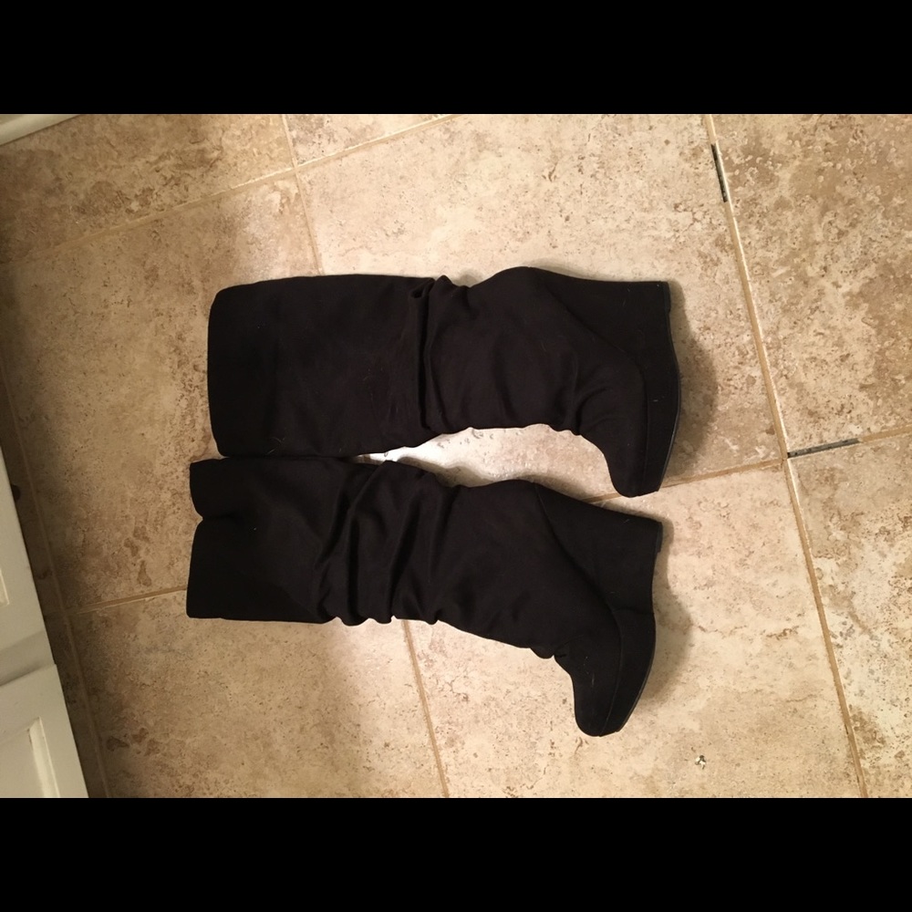 black wedge boots